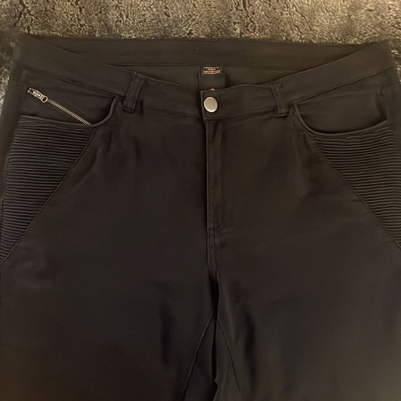 Worn 4 times, gently, pair of Love & Legend dark stretch jeans w/ zipper detail. - Picture 3 of 11